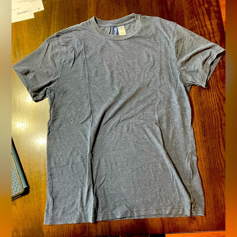Men’s Divided H & M tee shirt size medium.